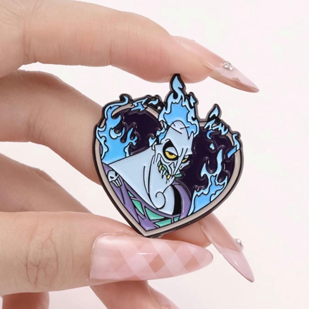 HADES HEART ON FIRE FANTASY ENAMEL PIN - Picture 3 of 9